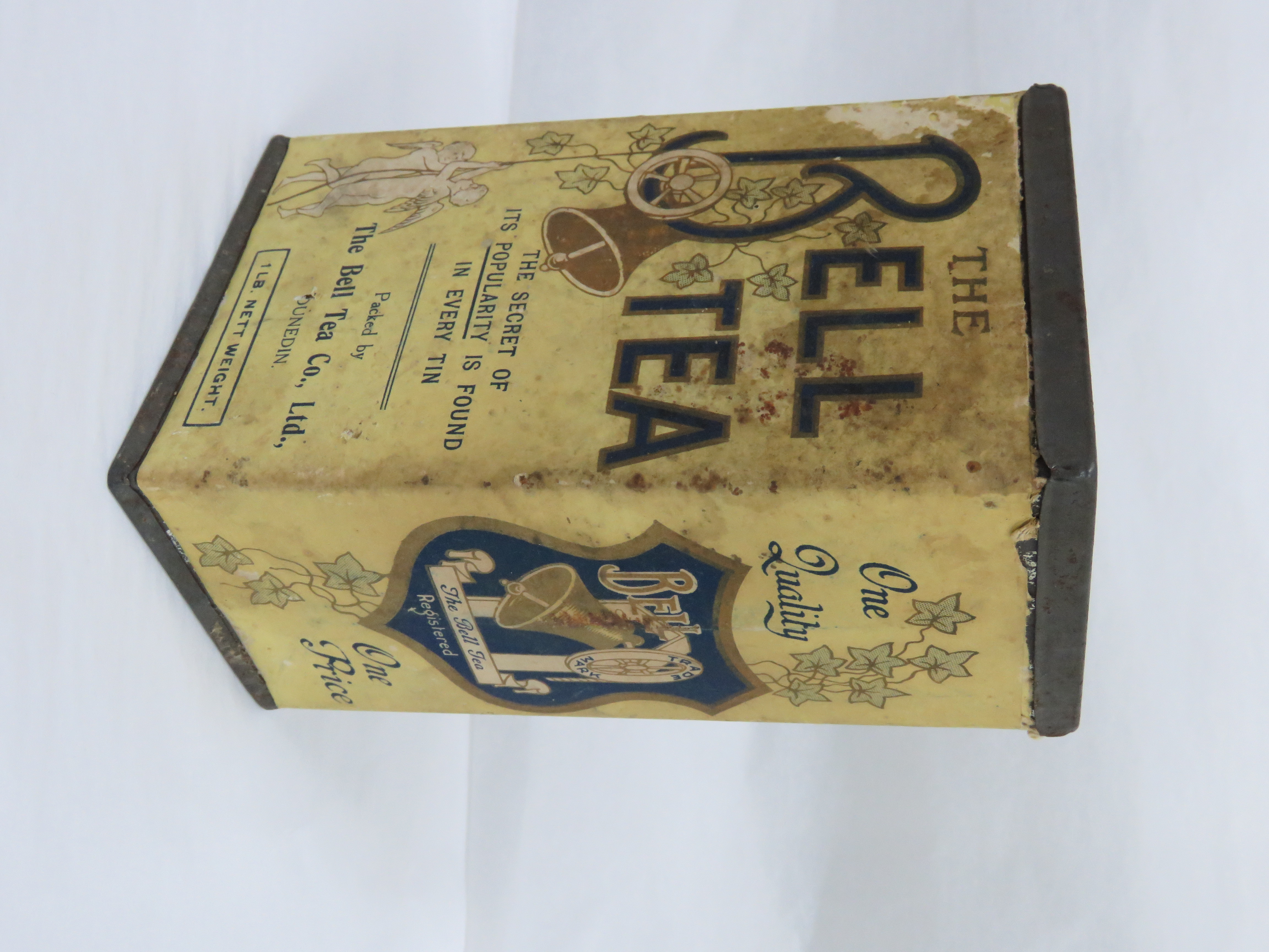 Tea tin donated by Miss Jones in 1984 (Whangarei Museum 1984.190.6)